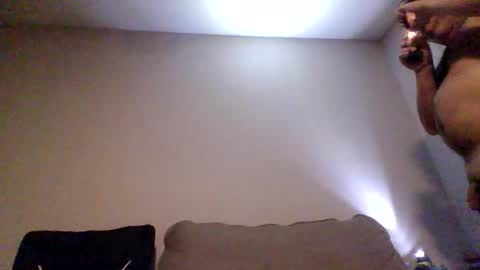 Snapshot of rubbingoneout714 chatting on 12/01/25, 11:10 rubbingoneout714 online show from 12/01/25, 11:10