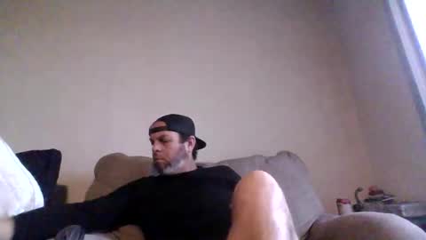 Snapshot of rubbingoneout714 chatting on 12/04/25, 07:00 rubbingoneout714 online show from 12/04/25, 07:00