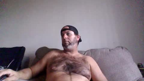 Snapshot of rubbingoneout714 chatting on 12/17/25, 06:58 rubbingoneout714 online show from 12/17/25, 06:58