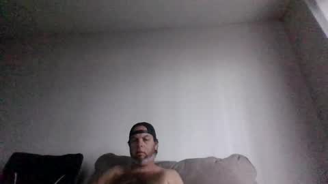 Snapshot of rubbingoneout714 chatting on 01/07/26, 02:19 rubbingoneout714 online show from 01/07/26, 02:19