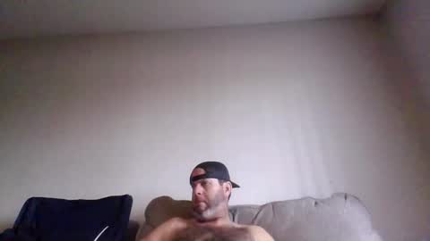 Snapshot of rubbingoneout714 chatting on 02/02/26, 09:57 rubbingoneout714 online show from 02/02/26, 09:57