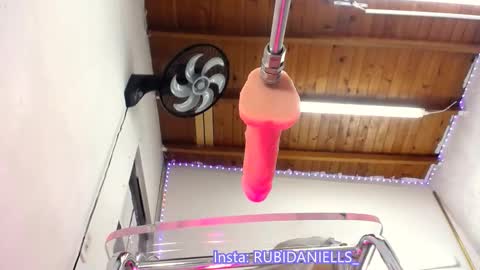 Snapshot of rubidaniells_ chatting on 10/16/25, 11:44 Daniells online show from 10/16/25, 11:44