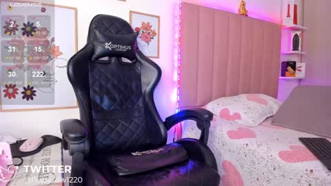 Snapshot of rubioberli chatting on 12/12/24, 04:37 RubiOberli 9 INCH Guys my blue page is available now online show from 12/12/24, 04:37