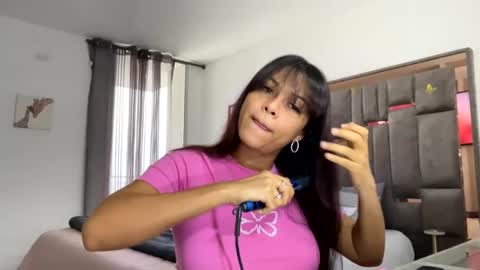 Snapshot of rubioberli chatting on 02/03/25, 10:00 RubiOberli 9 INCH Guys my blue page is available now online show from 02/03/25, 10:00