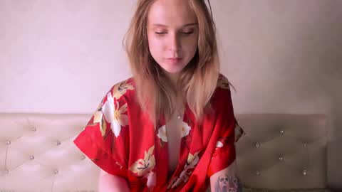 Snapshot of ruby_666 chatting on 02/16/25, 02:42 j online show from 02/16/25, 02:42