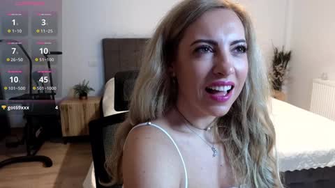 Snapshot of ruby_fit chatting on 12/22/24, 01:01 Ruby online show from 12/22/24, 01:01