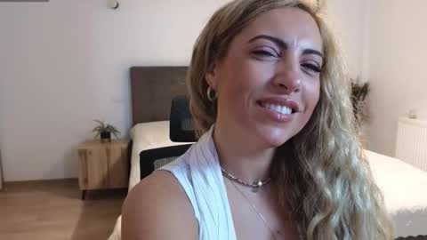 Snapshot of ruby_fit chatting on 10/09/25, 12:52 Ruby online show from 10/09/25, 12:52