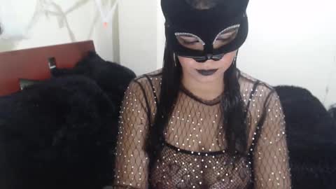 Ruby    Independent model help me reach 50 thumbs up online show from 10/31/25, 01:23