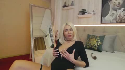  Ruby Divine online show from 11/22/25, 05:17