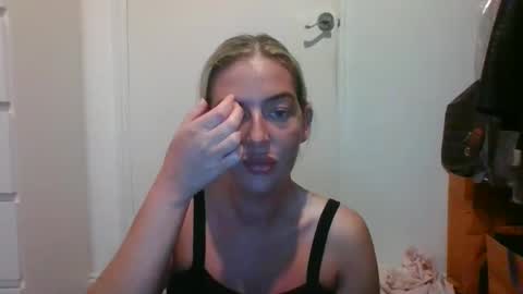 rubyredxxxoxxx online show from 12/27/24, 03:59