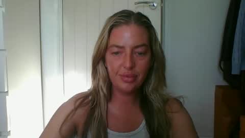 Snapshot of rubyredxxxoxxx chatting on 07/04/26, 07:03 rubyredxxxoxxx online show from 07/04/26, 07:03