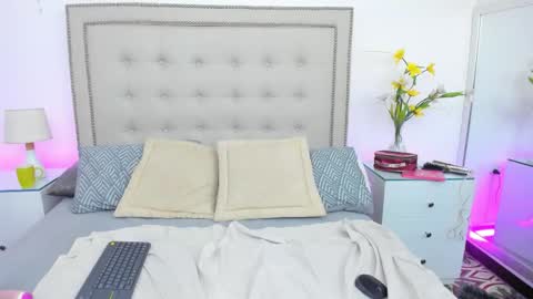 rubyreyes online show from 10/27/25, 01:48