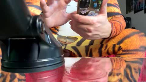 andy leyfield online show from 10/26/25, 01:17