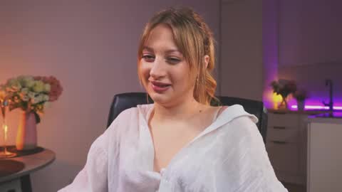 Mila online show from 04/23/26, 04:20