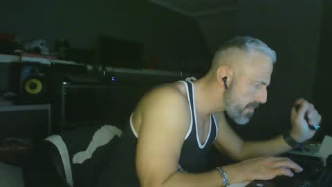 Chico que rico Caliente online show from 12/31/24, 12:21