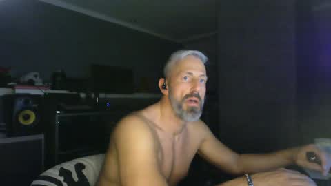 Chico que rico Caliente online show from 02/06/25, 09:11