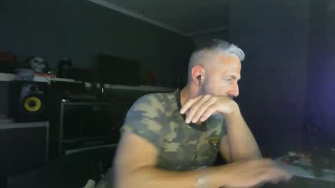 Chico que rico Caliente online show from 03/12/25, 02:41