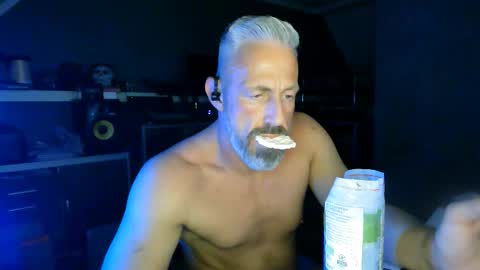 Chico que rico Caliente online show from 09/26/25, 01:31