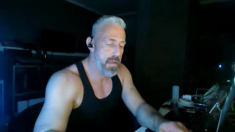 Chico que rico Caliente online show from 03/12/26, 09:26