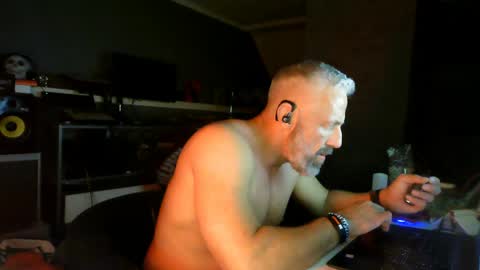 Chico que rico Caliente online show from 04/16/26, 12:33