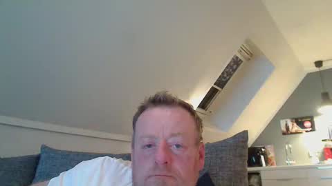 Snapshot of runepetter chatting on 10/25/25, 07:52 bignorwegian online show from 10/25/25, 07:52