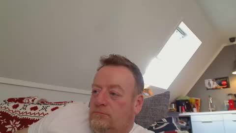 Snapshot of runepetter chatting on 03/05/26, 09:27 bignorwegian online show from 03/05/26, 09:27