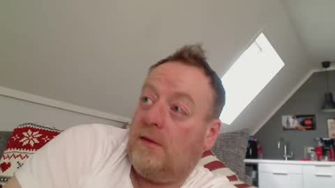 Snapshot of runepetter chatting on 03/23/26, 02:10 bignorwegian online show from 03/23/26, 02:10