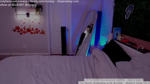 Snapshot of runesy chatting on 10/29/25, 03:09 Lady online show from 10/29/25, 03:09