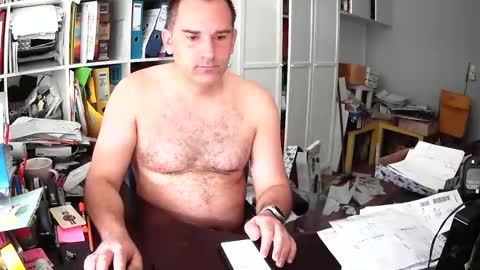 Snapshot of runner1978 chatting on 03/13/26, 07:37 runner1978 online show from 03/13/26, 07:37