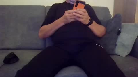 Snapshot of runner_1978 chatting on 12/11/24, 08:39 runner_1978 online show from 12/11/24, 08:39