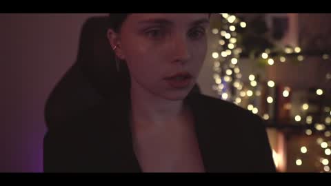 Elena online show from 12/24/24, 10:28