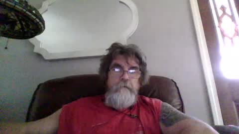 Snapshot of runningaround60 chatting on 09/17/25, 04:19 runningaround60 online show from 09/17/25, 04:19