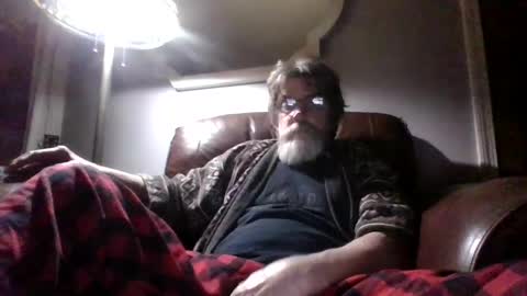 Snapshot of runningaround60 chatting on 10/10/25, 03:16 runningaround60 online show from 10/10/25, 03:16