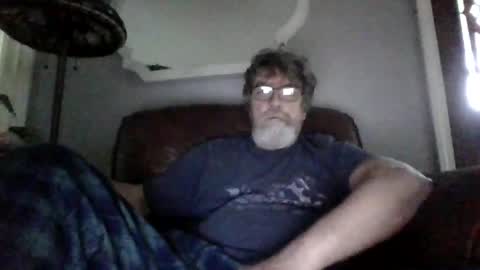 Snapshot of runningaround60 chatting on 06/06/26, 10:31 runningaround60 online show from 06/06/26, 10:31