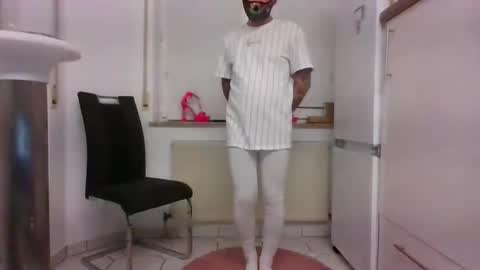 Ruskinni online show from 12/18/24, 04:39