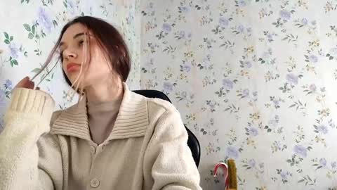 Snapshot of rusmedium chatting on 04/11/26, 10:08 Lisa and Vlad online show from 04/11/26, 10:08