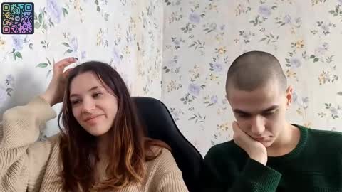 Snapshot of rusmedium chatting on 04/22/26, 08:06 Lisa and Vlad online show from 04/22/26, 08:06