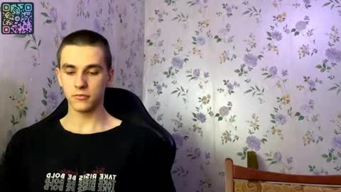 Snapshot of rusmedium chatting on 05/13/26, 06:16 Lisa and Vlad online show from 05/13/26, 06:16