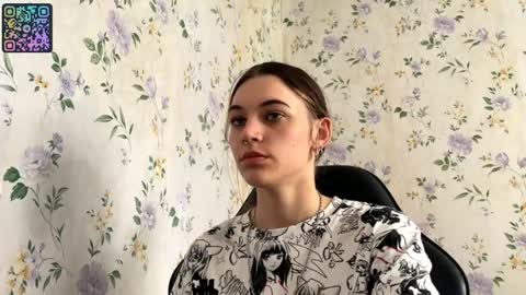 Snapshot of rusmedium chatting on 05/27/26, 10:12 Lisa and Vlad online show from 05/27/26, 10:12