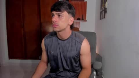 Snapshot of russ_w8 chatting on 03/11/25, 12:39 Russ online show from 03/11/25, 12:39