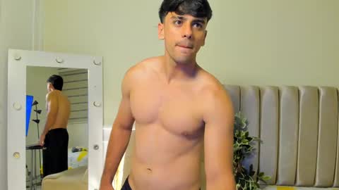 Snapshot of russ_w8 chatting on 09/11/25, 09:31 Russ online show from 09/11/25, 09:31