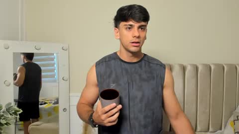 Snapshot of russ_w8 chatting on 09/14/25, 11:53 Russ online show from 09/14/25, 11:53