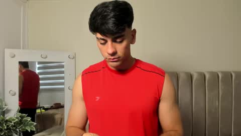 Snapshot of russ_w8 chatting on 09/16/25, 11:55 Russ online show from 09/16/25, 11:55