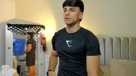 Snapshot of russ_w8 chatting on 10/15/25, 11:10 Russ online show from 10/15/25, 11:10