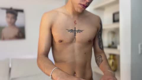  R U S S E L L  online show from 11/26/25, 11:50