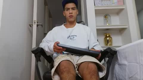  R U S S E L L  online show from 02/02/26, 12:15