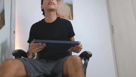  R U S S E L L  online show from 02/20/26, 06:26