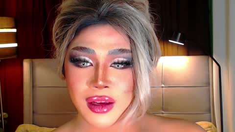 Snapshot of ruthlessmistressx chatting on 01/05/25, 03:32 Samantha online show from 01/05/25, 03:32