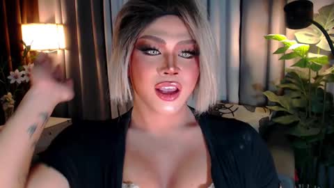 Snapshot of ruthlessmistressx chatting on 02/14/25, 08:15 Samantha online show from 02/14/25, 08:15