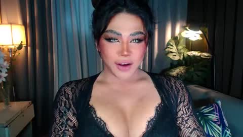 Snapshot of ruthlessmistressx chatting on 03/05/25, 08:32 Samantha online show from 03/05/25, 08:32